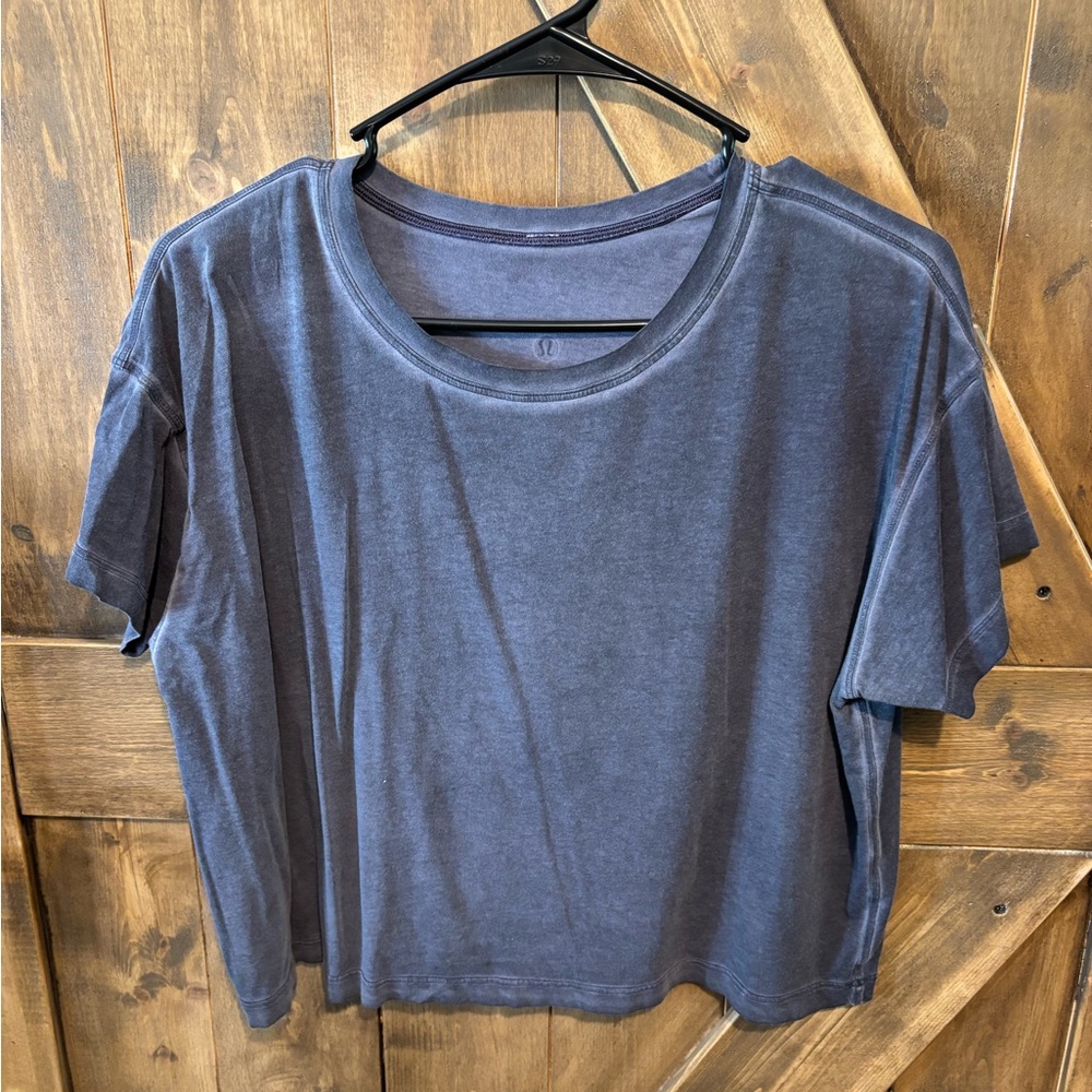 Lululemon crop tee